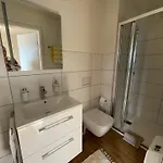 Residenza Bettina & فندق مبيت وإفطار رونكو سوبرا أسكونا