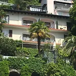 Residenza Bettina & فندق مبيت وإفطار رونكو سوبرا أسكونا