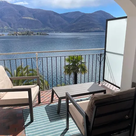 Residenza Bettina & فندق مبيت وإفطار رونكو سوبرا أسكونا